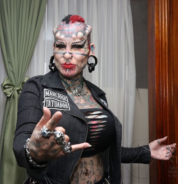 Mexican businesswoman, lawyer and tattoo artist María José Cristerna Méndez, known as the Vampire Woman - Sputnik International