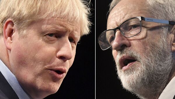 A combination of pictures created in London on November 1, 2019 shows Britain's Prime Minister and Conservative Party leader Boris Johnson (L) and Britain's main opposition Labour Party leader Jeremy Corbyn (R) giving speeches. - Sputnik International