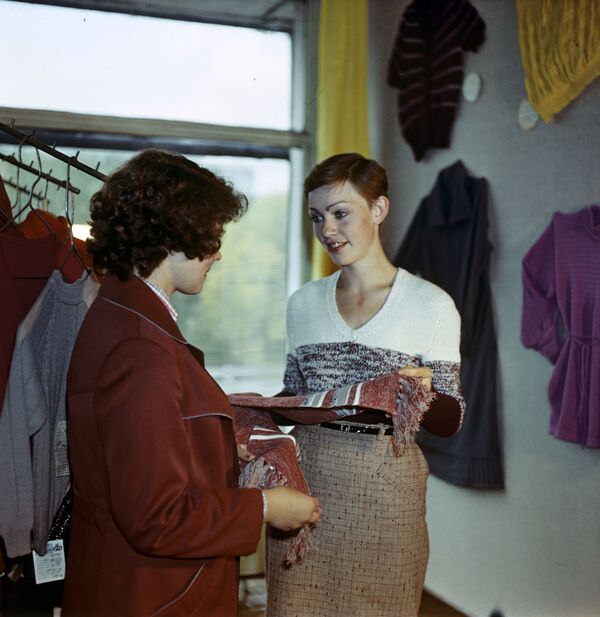 In a knitwear store (1981) - Sputnik International