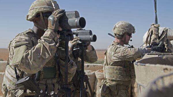  U.S. Army, soldiers surveil the area during a combined joint patrol in Manbij, Syria (File) - Sputnik International