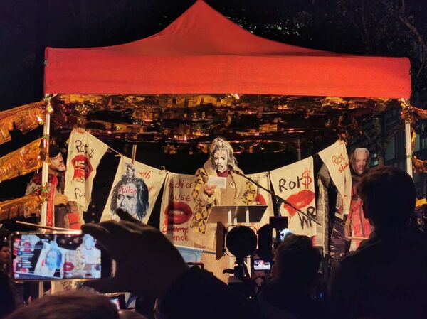 'Guilty for Exposing US War Crimes': Vivienne Westwood Slams UK 'Show Trial' at Julian Assange Rally 'Guilty for Exposing US War Crimes': Vivienne Westwood Slams UK 'Show Trial' at Julian Assange Rally - Sputnik International