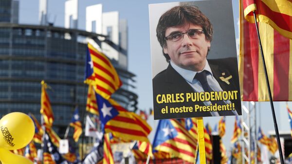 Protests at European Parliament Against Prosecution of Carles Puigdemont - Sputnik International