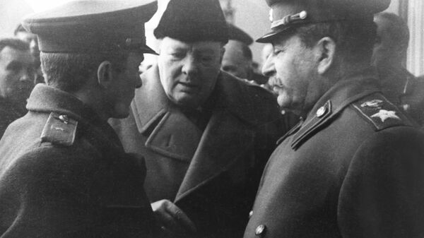 Yalta Conference. February 1945. Soviet leader Joseph Stalin speaks to British Prime Minister Winston Churchill. - Sputnik International