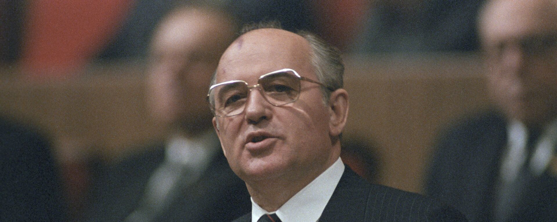 Soviet General Secretary Mikhail Gorbachev speaking at the 27th Congress of the Communist Party of the Soviet Union, March 6, 1986. - Sputnik International, 1920, 10.11.2019