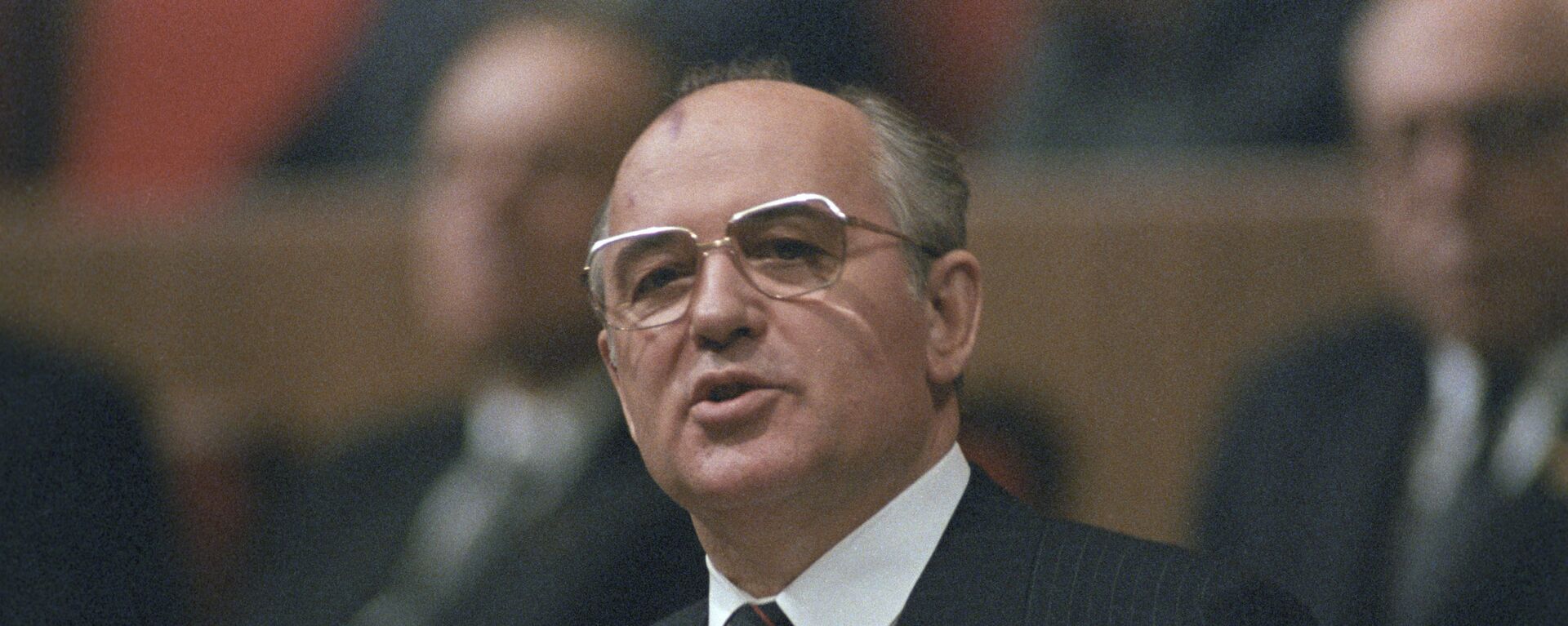 Soviet General Secretary Mikhail Gorbachev speaking at the 27th Congress of the Communist Party of the Soviet Union, March 6, 1986. - Sputnik International, 1920, 01.03.2021