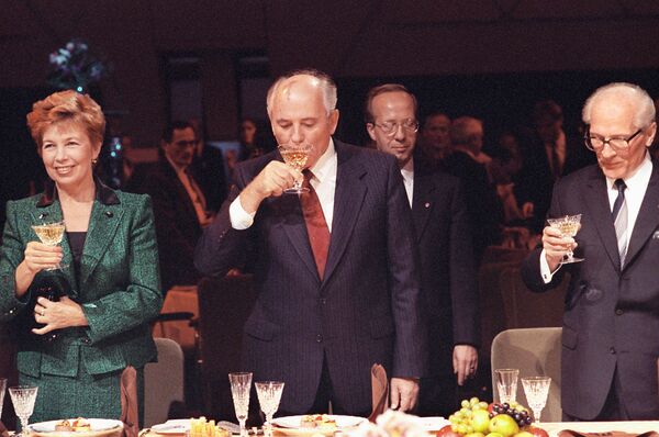 Soviet General Secretary Mikhail Gorbachev and East German leader Erich Honecker celebrating the 40th anniversary of the German Democratic Republic, October 1989. Days after the ceremony, Honecker was ousted, and just over a year later, the former East Germany was incorporated into the Federal Republic. - Sputnik International