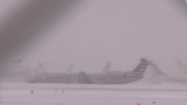 Plane Skids Off Snow-Covered Runway as Brutal Arctic Blast Hits Eastern US - Sputnik International