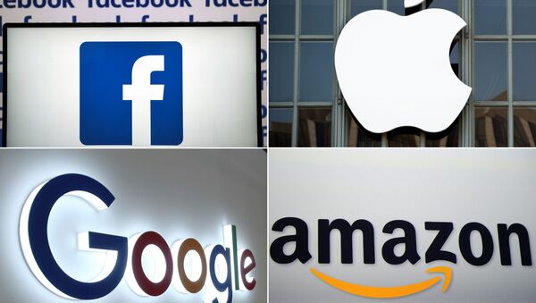 (COMBO) This combination of pictures created on July 10, 2019 shows a Facebook logo on July 4, 2019 in Nantes, an Apple logo in San Francisco on September 7, 2016, a Google logo in China's Chongqing on August 23, 2018, and an Amazon logo in New York on September 28, 2011 - Sputnik International