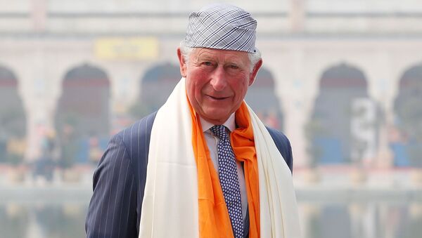 Britain's Prince Charles poses for a picture during his visit to a Gurudwara (Sikh temple) in New Delhi, India, November 13, 2019 - Sputnik International