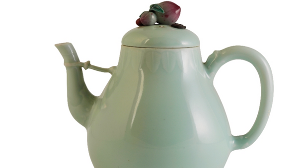 Rare Chinese Teapot Sells at Auction for $1.3 Million - Sputnik International