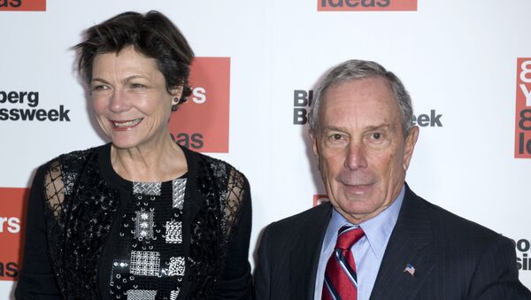 Michael Bloomberg, right, and Diana Taylor attend Bloomberg Businessweek's 85th Anniversary celebration at the American Museum of Natural History on Thursday, Dec. 4, 2014, in New York. (Photo by Stephen Chernin/Invision/AP) - Sputnik International