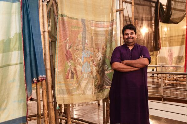 Hugely Inspiring But Worth the Test: Awarded Designer Recreates Raja Ravi Varma’s Artwork on Sari - Sputnik International