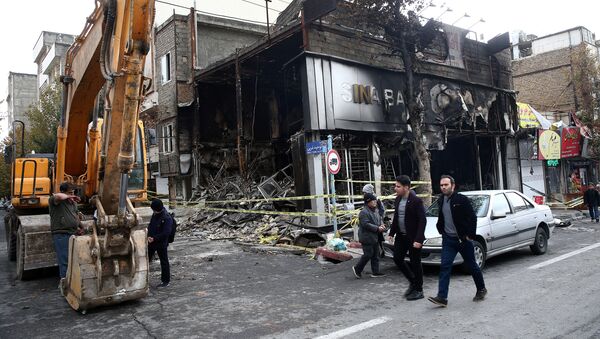 A burnt bank in Tehran - Sputnik International