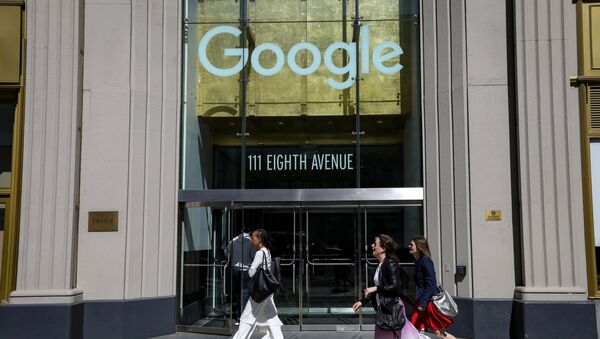 People pass by an entrance to Google offices in New York, U.S., June 4, 2019 - Sputnik International