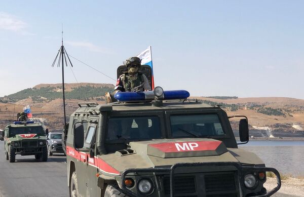 Russian Military Police Conduct Reconnaissance for Another Route in Northern Syria - Sputnik International