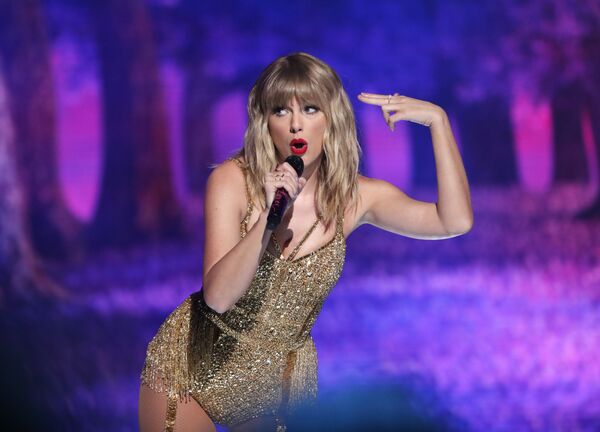 2019 American Music Awards - Show - Los Angeles, California, US, 24 November 2019. Taylor Swift performs a medley. - Sputnik International
