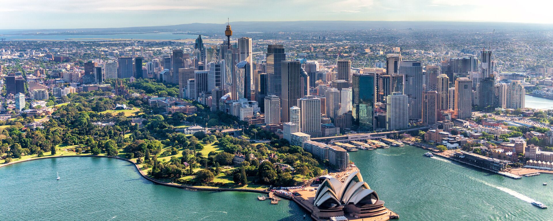 Aerial view of Sydney Harbor and Downtown Skyline, Australia - Sputnik International, 1920, 01.04.2025