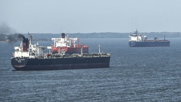Oil tankers sail the Maracaibo Lake in Maracaibo, Venezuela on March 15 , 2019.  - Sputnik International