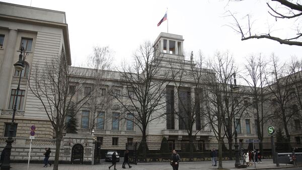 The Russian flag flies at the Russian embassy in Berlin on March 26, 2018. - Sputnik International