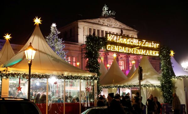 A general view shows an entrance to the Gendarmenmarkt square Christmas market in Berlin, Germany, December 1, 2019 - Sputnik International