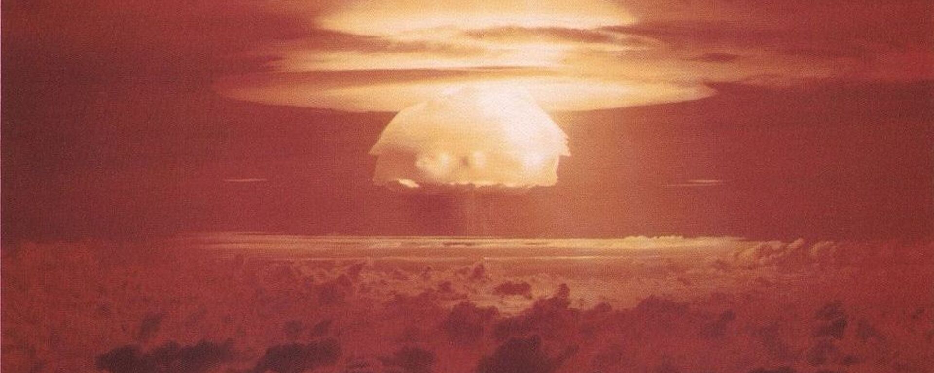 Nuclear weapon test Bravo (yield 15 Mt) on Bikini Atoll - Sputnik International, 1920, 31.03.2023