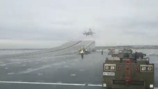 An F-35B takes off from the HMS Queen Elizabeth for the first time - Sputnik International