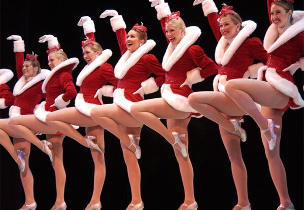 Santa, Baby! Ladies Show Off Their Kris Kringle Outfits - Sputnik International