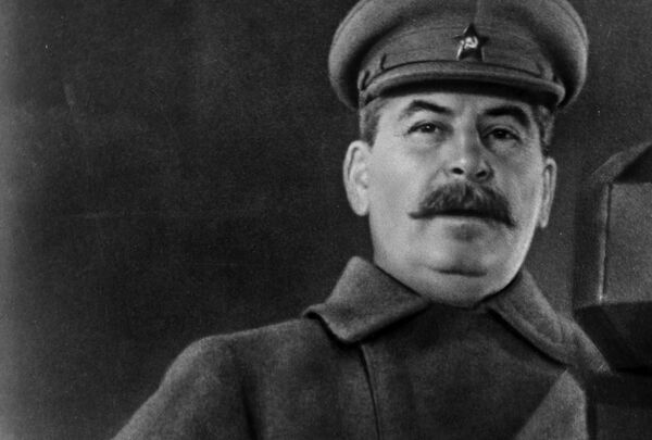 'Great Joe': How Joseph Stalin Became the Chief of the American Indians 'Great Joe': How Joseph Stalin Became the Chief of the American Indians - Sputnik International