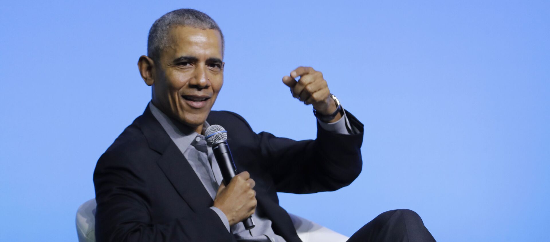 Former US President Barack Obama gesture as he attends the values-based leadership during a plenary session of the Gathering of Rising Leaders in the Asia Pacific, organized by the Obama Foundation in Kuala Lumpur, Malaysia, Friday, Dec. 13, 2019. - Sputnik International, 1920, 02.08.2021