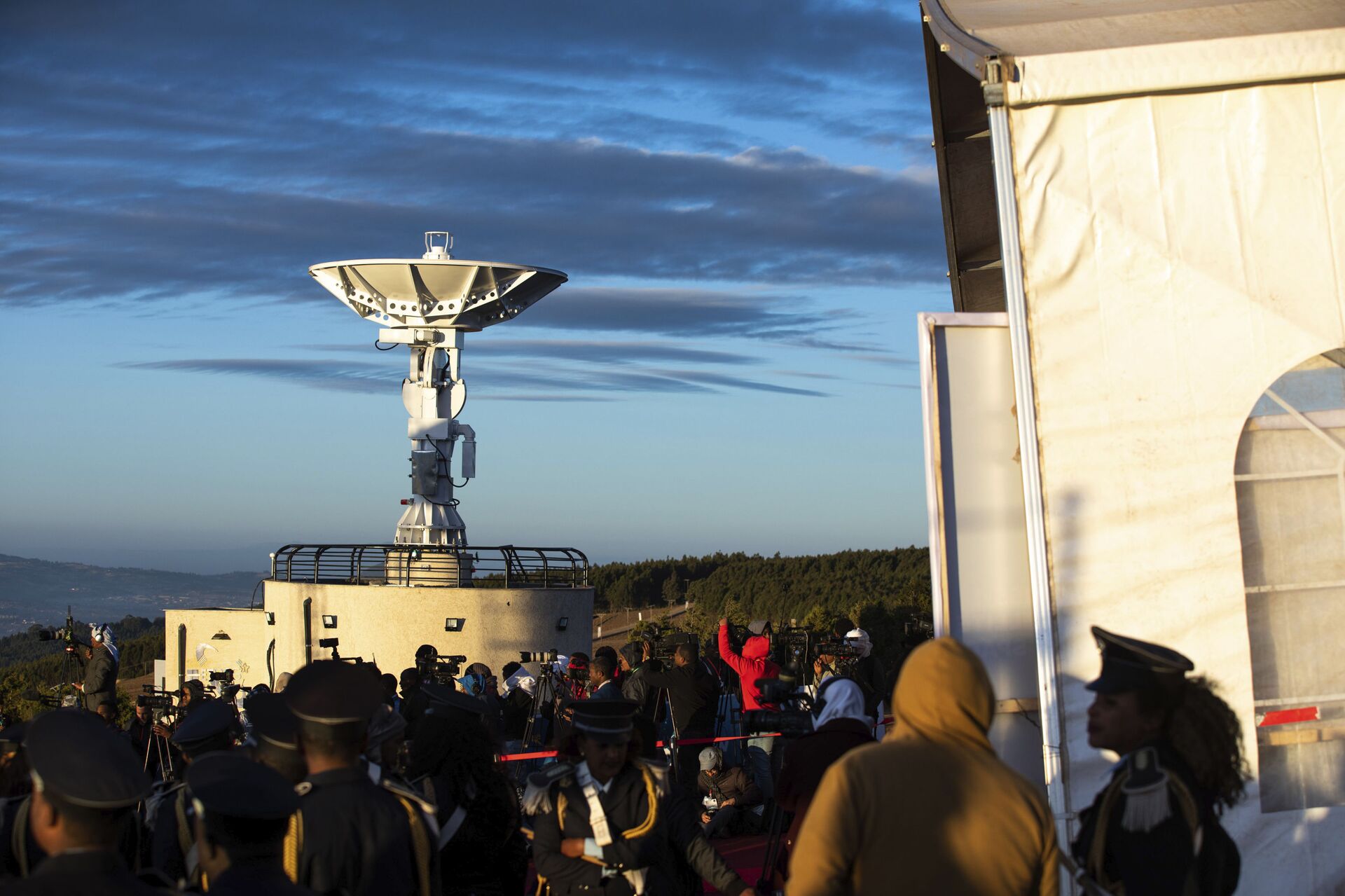 People attend the launch of Ethiopia's first micro-satellite (ETRSS-1) at the Entoto Observatory on the outskirts of the capital Addis Ababa, Friday Dec. 20, 2019 - Sputnik International, 1920, 23.09.2021