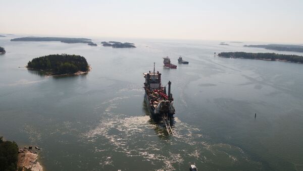 Allseas pipe-lying vessel, lays Balticconnector pipeline in Gulf of Finland - Sputnik International
