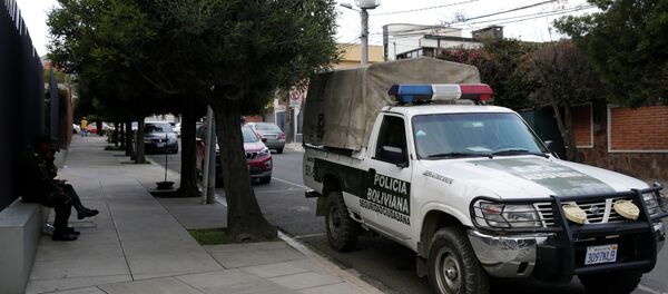 A police patrol vehicle at the entrance of Mexico's embassy in La Paz, Bolivia - Sputnik International