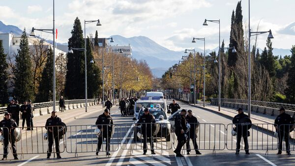 Police near the parliament in Podgorica, Montenegro - Sputnik International