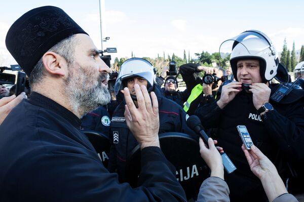 Montenegrin Police Detain Several Opposition Lawmakers After Clashes in Parliament Montenegrin Police Detain Several Opposition Lawmakers After Clashes in Parliament - Sputnik International