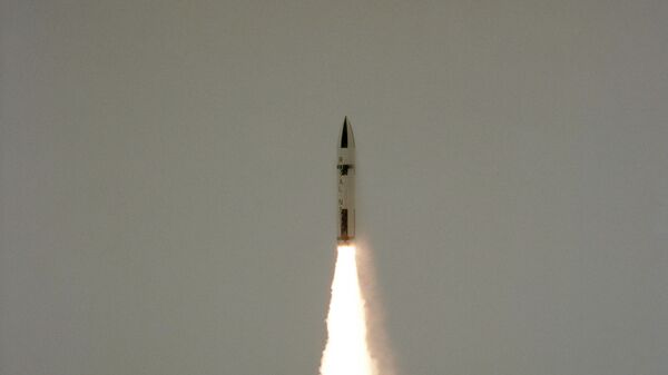 Polaris missile launch from HMS Revenge - Sputnik International