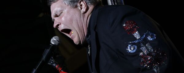 Singer Meat Loaf performs in support of Republican presidential candidate and former Massachusetts Gov. Mitt Romney at the football stadium Singer Meat Loaf performs in support of Republican presidential candidate and former Massachusetts Gov. Mitt Romney at the football stadium - Sputnik International