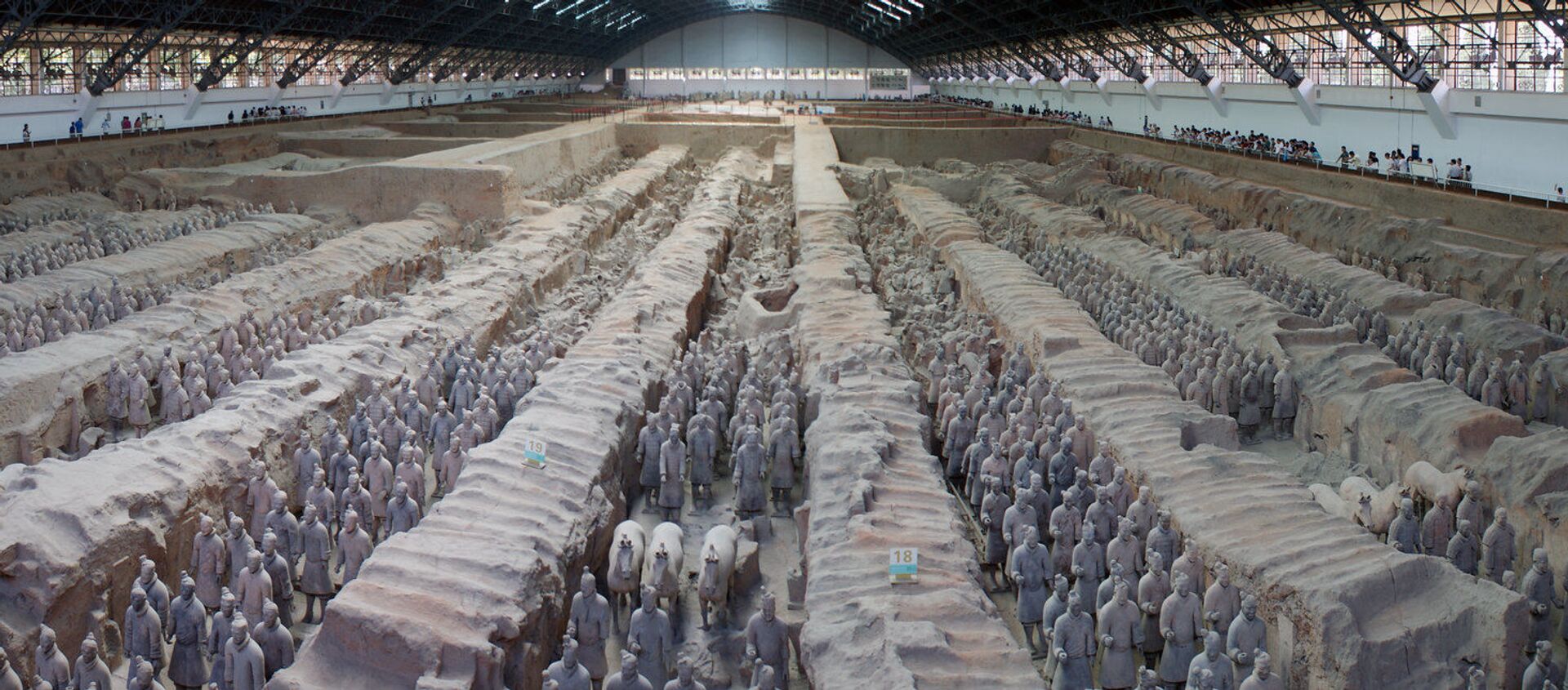 The Terracotta Army expands as 220 more earthenware 'warriors' are uncovered in the necropolis of the Chinese emperor Qin Shi Huang. - Sputnik International, 1920, 02.01.2020