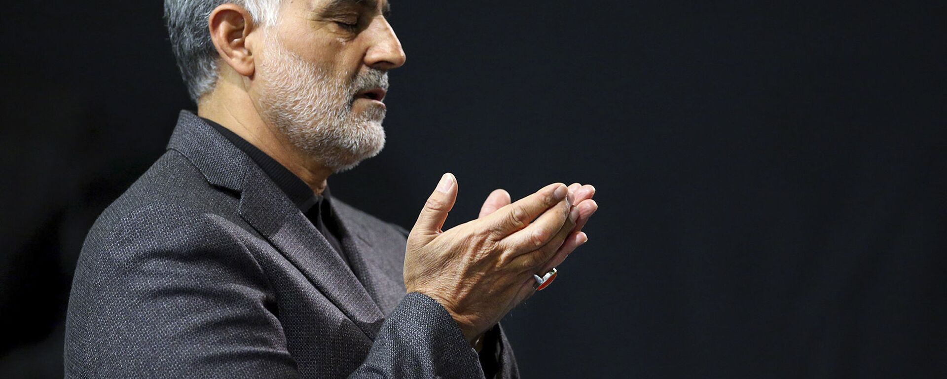 In this photo released by an official website of the office of the Iranian supreme leader, commander of Iran's Quds Force, Qassem Soleimani, prays in a religious ceremony at a mosque in the residence of Supreme Leader Ayatollah Ali Khamenei, in Tehran, Iran, Friday, March 27, 2015. Iran's Foreign Minister Mohammad Javad Zarif sought Friday to reassure the six world powers conducting nuclear power talks in Switzerland, saying the negotiations remained focused on sealing a deal.  - Sputnik International, 1920, 06.01.2020
