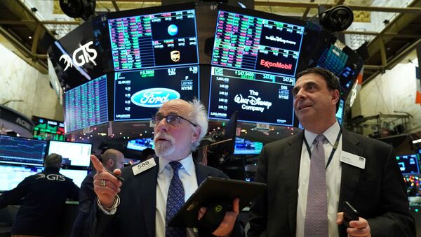 Traders work at the New York Stock Exchange (NYSE) in New York, U.S., January 2, 2020 - Sputnik International