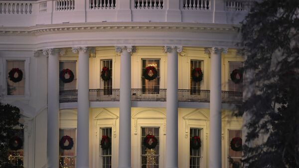 A view of the south side of the White House in Washington, Thursday, Dec. 5, 2019, decorated for Christmas. (AP Photo/Susan Walsh) - Sputnik International