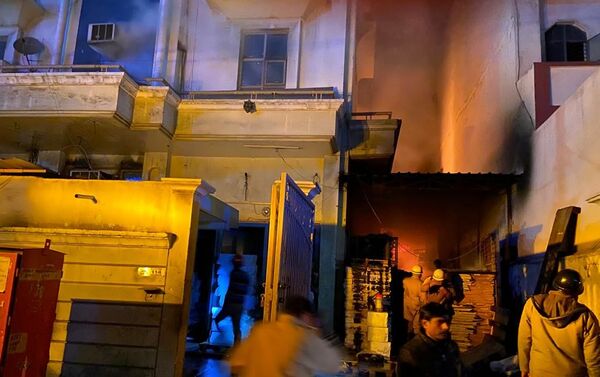 Massive Fire Breaks out at Paper Factory in Delhi's Patparganj Area - Sputnik International
