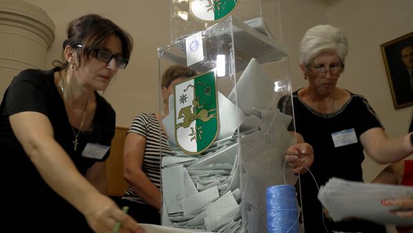 Members of the election committee check the ballots after the presidential election in central Sukhumi, the capital of the republic of Abkhazia, on August 24, 2014. - Sputnik International