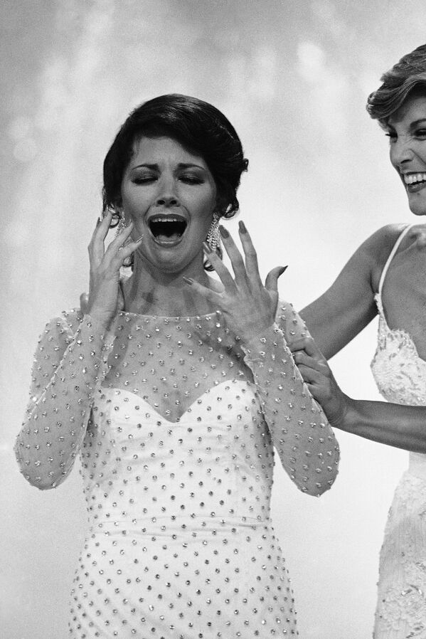 Susan Powell, Miss Oklahoma, reacts as she is named the new Miss America in Atlantic City, New Jersey on Sept. 6, 1980.  - Sputnik International