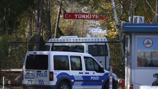 Turkish security cars stationed at the Turkey-Greece border gate near Pazarkule, Edirne, Turkey, Tuesday, Nov. 12, 2019 - Sputnik International