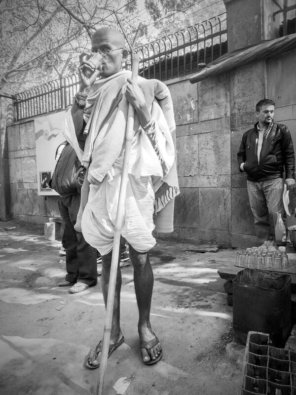 'Mahatma Gandhi' Has a Message for Prime Minister Modi: First, Ensure Public Jobs for Indian Youth - Sputnik International