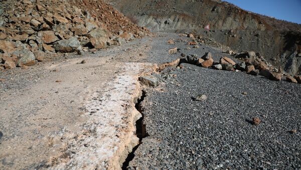 Road Cracks in Sivrice, Elazig Province After Quake - Sputnik International