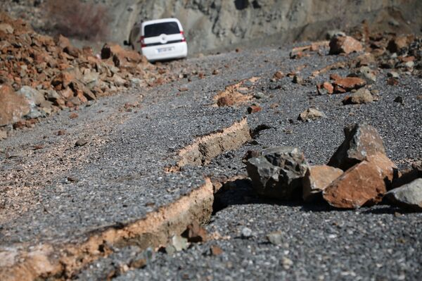 Turkish Village Totally Destroyed After Quake in Elazig Province - Video - Sputnik International