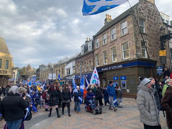 Scotland Stops Asking Nicely With Inverness March for Freedom - Sputnik International