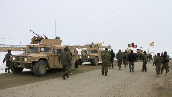 Afghan National Army Forces Go Towards the Site of Airplane Crash in Deh Yak District - Sputnik International