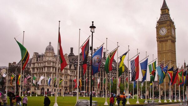 Parliament Square bedecked with the flags belonging to The Commonwealth of Nations - Sputnik International